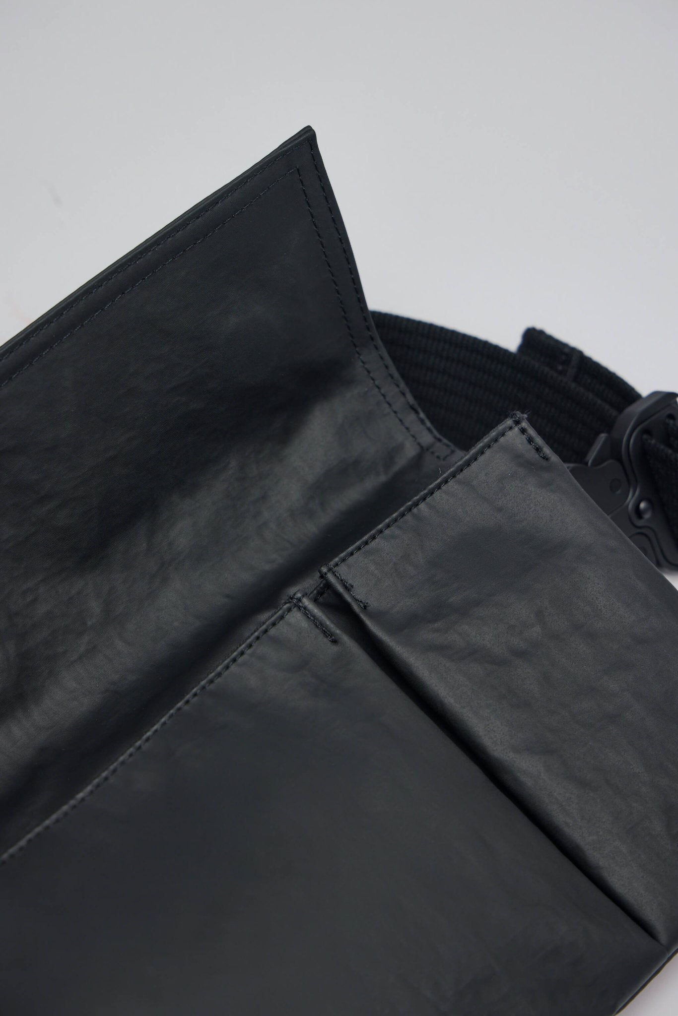 Y-3 Yohji Yamamoto Crossbody Bags - WORK BELT – LABELS