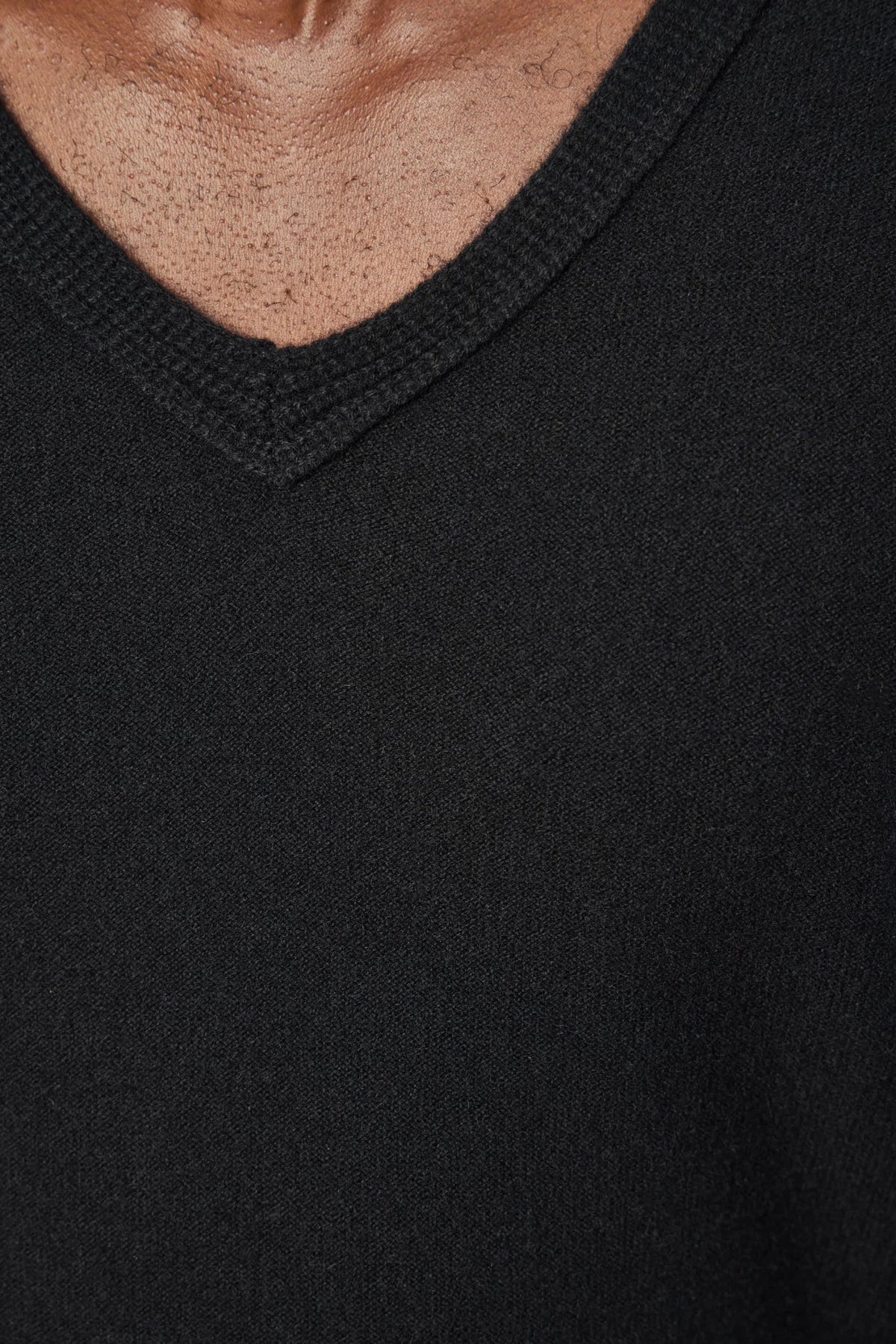 Ziggy Chen - Intarsia V-neck Sweater - LABELS