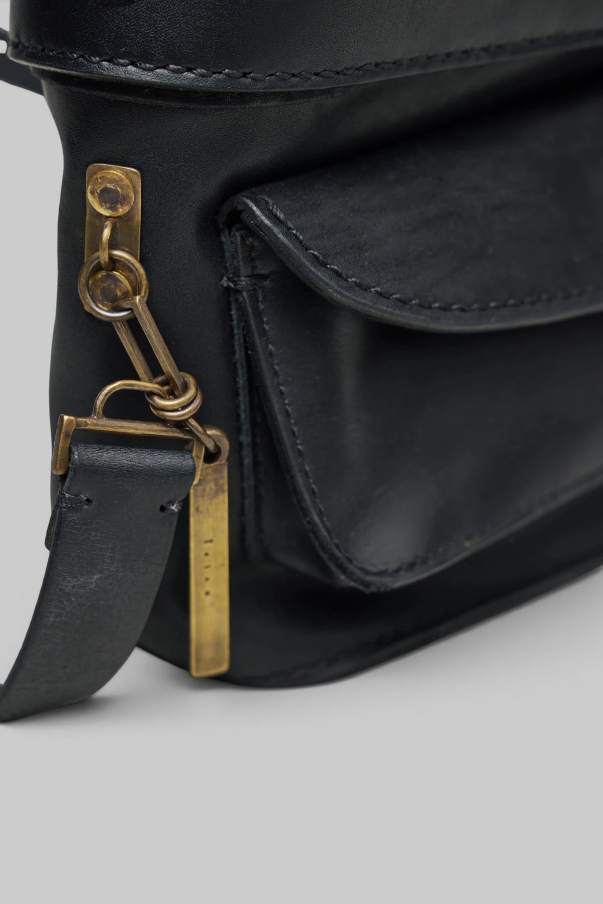 Ziggy Chen - Leather Messtin Box Bag - LABELS