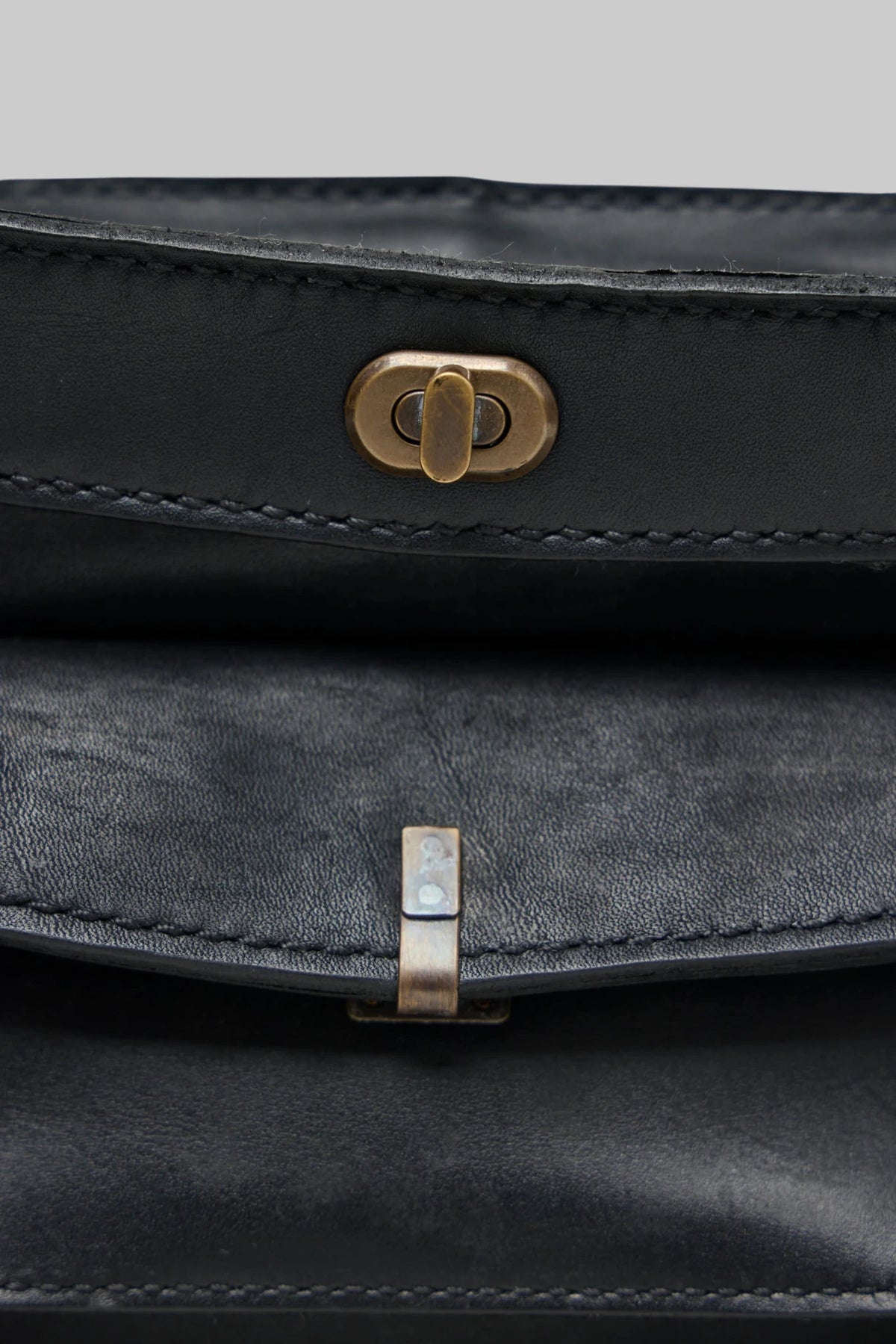 Ziggy Chen - Leather Messtin Box Bag - LABELS