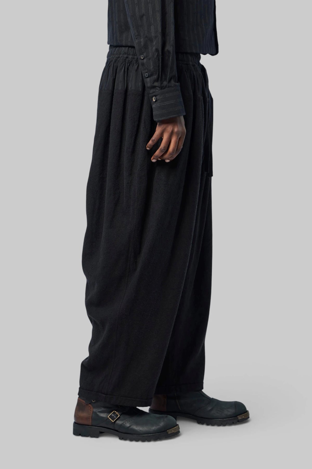 Ziggy Chen - Tapered Drawstring Trousers - LABELS
