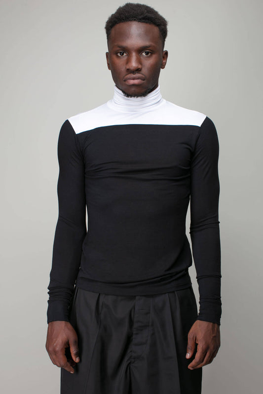 Bicolor Turtleneck with R Embroidered