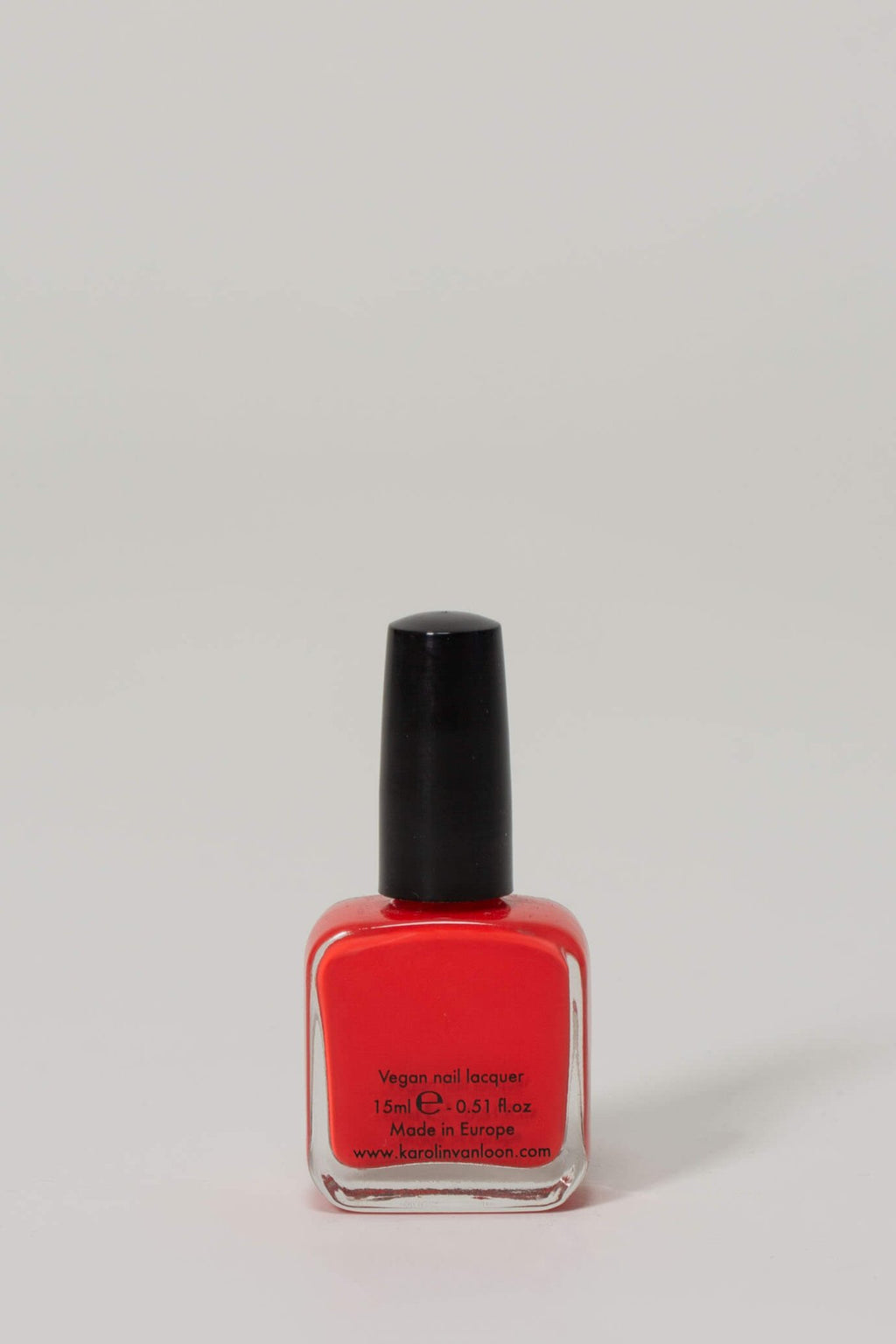 Karolin van Loon - Rouge Solaire - LABELS