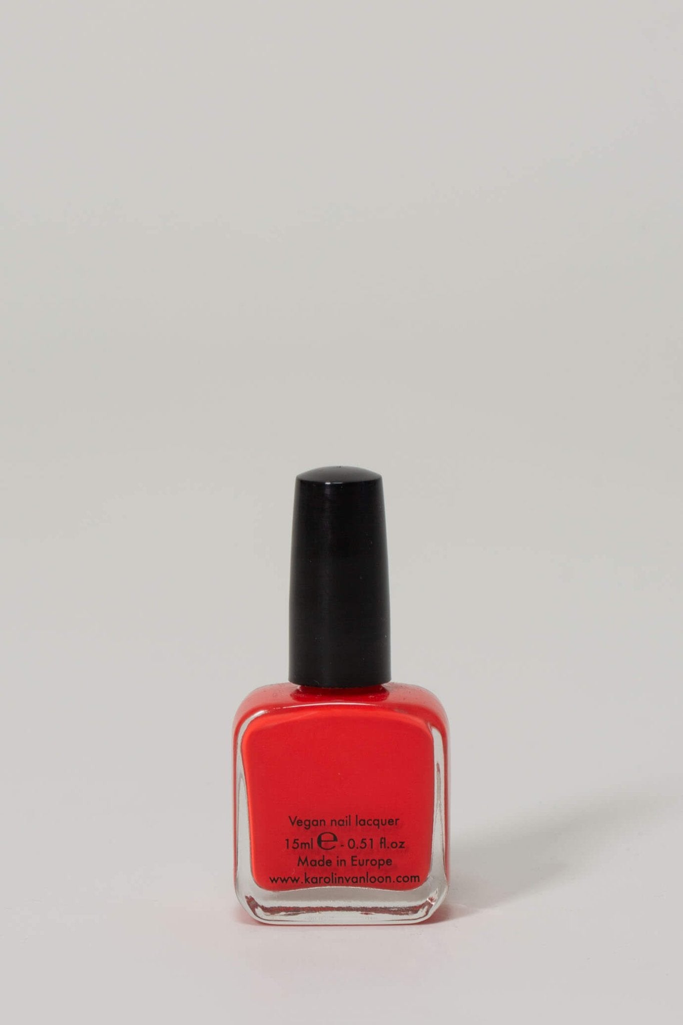 Karolin van Loon - Rouge Solaire - LABELS