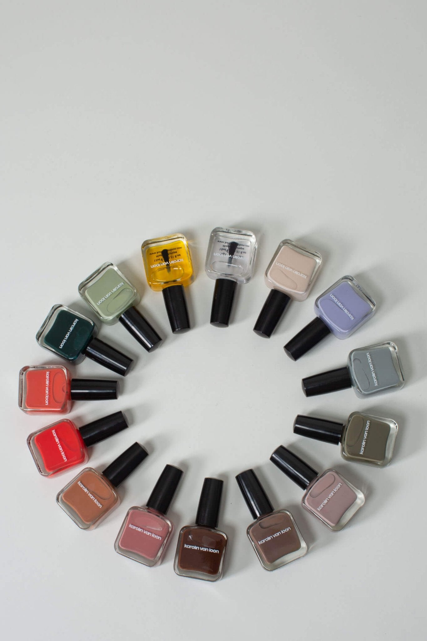 Karolin van Loon - Rouge Solaire - LABELS